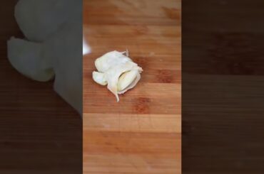 Hot to cut a GARLIC #shorts #asmr