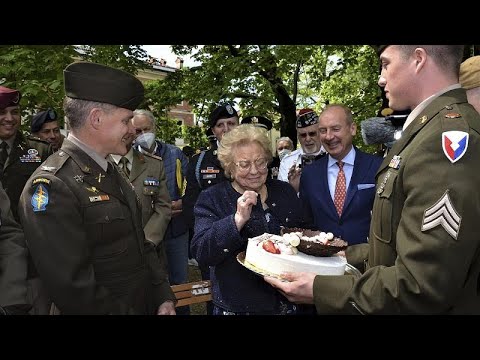 US army replaces birthday cake stolen from Italian girl by WWII soldiers US army replaces birthday cake stolen from Italian girl by WWII soldiers