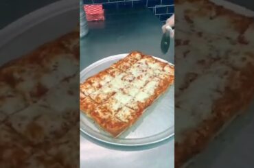 The thinnest slices of pizza(2)