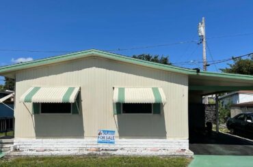 SLR Mobile Home For Sale (29)TAP HERE or Call Sandy at (734) 368-1402 for more information.