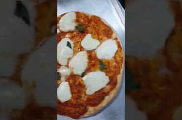 Italian pizza #saudiarabia #food #foodstylist #foryou #burgertime #burgertime