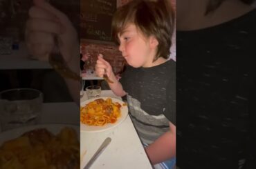 New food review!  Max restaurant in NYC!  Best Italian food and service!