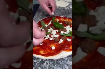Italian Pizza #shorts #shortvideo #pizza #italianpizza #food #fastfood #delicious #yummy