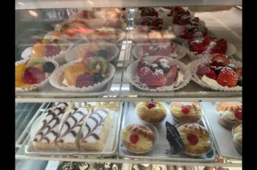 Amazing cannolis, gelato & Italian pastries in Little Italy, New York --La Bella Ferrara Bakery
