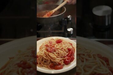Spaghetti with tomatoes | Italian food |