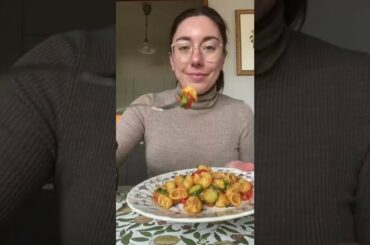 today's pasta inspo if you're tired of the classic tomato sauce #shorts