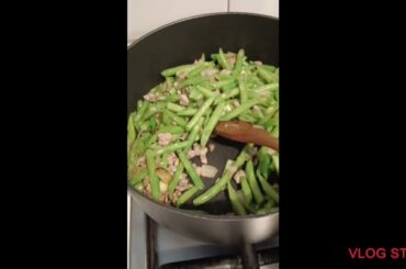 Cooking ginisang beans! first time here in YouTube.