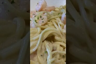 DINING OUT ALONE | RED LOBSTER SHRIMP LINGUINE |EASY DINNER