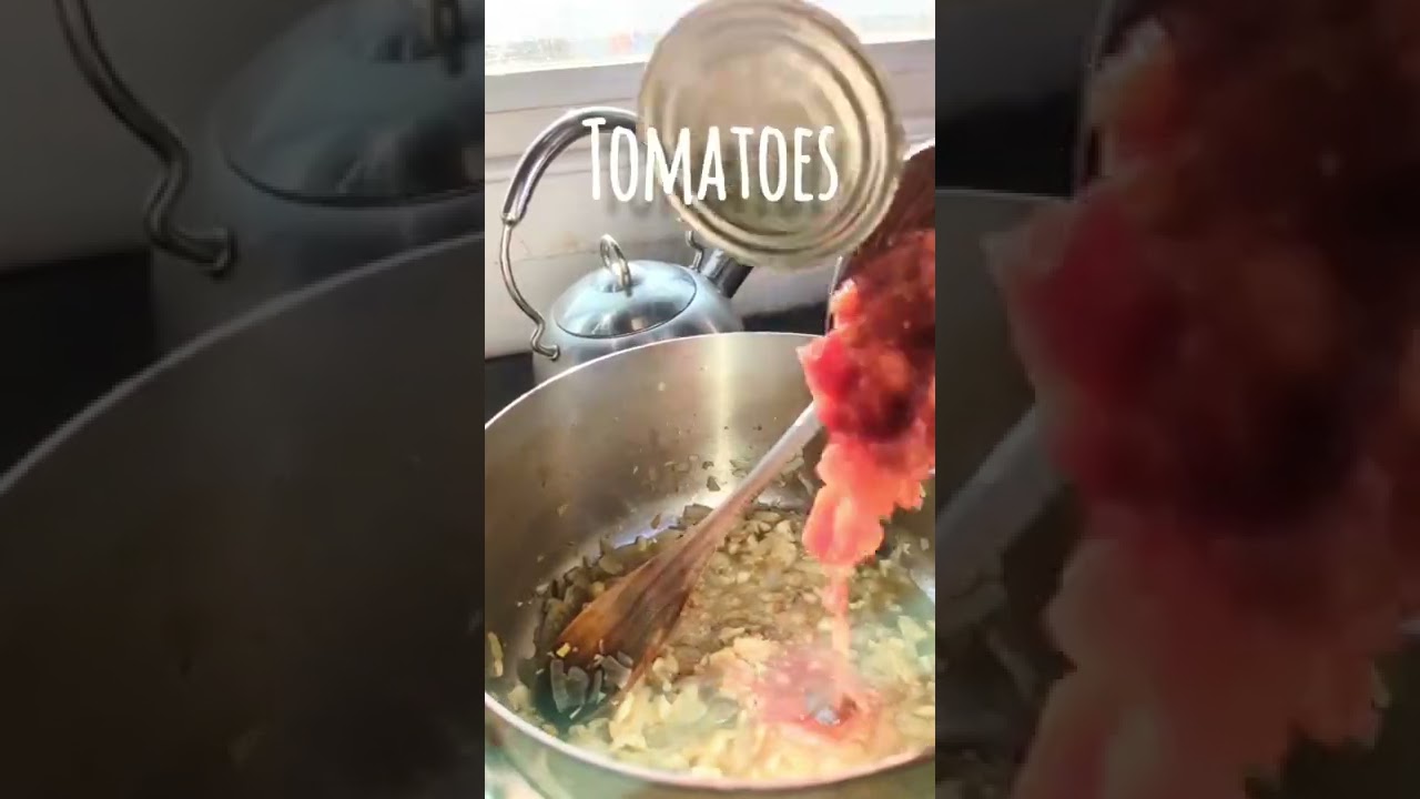 White Wine Tomato Sauce for Spaghetti or Pasta recipe! #shorts #recipes White Wine Tomato Sauce for Spaghetti or Pasta recipe! #shorts #recipes