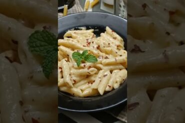 white sauce pasta #shorts #youtubeshorts #ytshorts#food #foodie #italianfood #pasta  #bhfyp