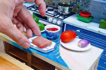Step by Step Miniature Pan Fried Tuna with Tomato Sauce and Coriander Recipe / Mini Food