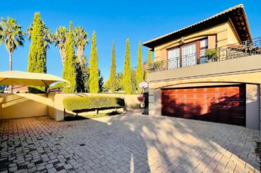 BEDFORDVIEW STUNNING FULLY FURNISHED CLUSTER