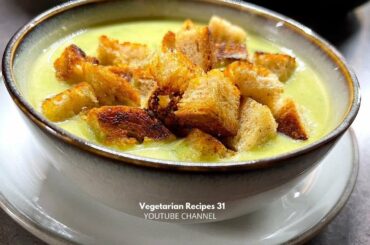 Creamy Garlic Soup Italian style with crispy croutons | Easy Garlic Soup Recipe | Vegetarian Recipes