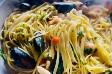 Cooking very easy quick #italian #seafood #pasta in 7minutes!!