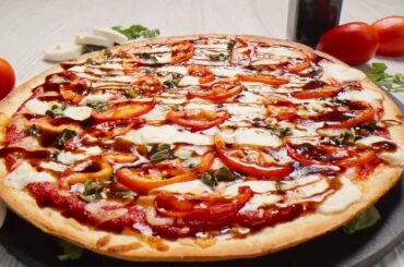 Pizza Ranch: Caprese Pizza & Berry Bliss Salad