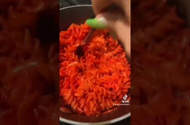 I made microwavable Mac & cheese with hot Cheetos and hot sauce #shorts