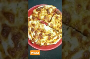 Pizza#food #pizza #pizzalover #cheesy #cheese#food #foodblogger #pizzatime