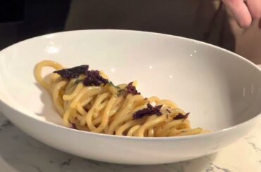 Bangkok | Four Seasons Hotel Bangkok | RIVA DEL FIUME RISTORANTE | cooking on the open kitchen.