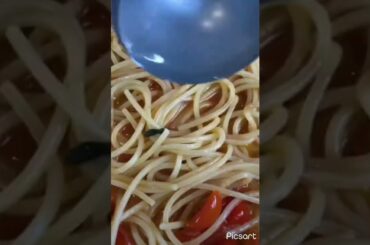 Spaghetti Tamato sause || Italian food #shorts
