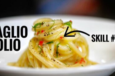 This “Simple” Pasta Dish Hides 18 Chef Skills ! (Spaghetti Aglio e Olio)