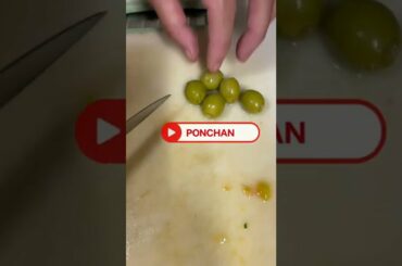 Today's home cooking is a delicious seafood salad with olives. (Japanese dining table)