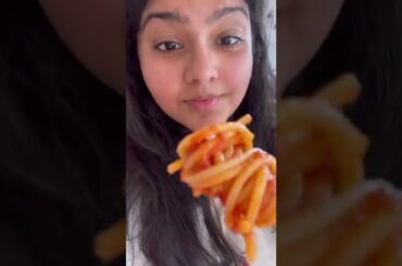 DELICIOUS arrabbiata sauce recipe that’s a MUST TRY! #pasta #italian #spaghetti #shorts #vegetarian