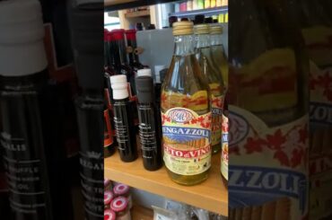 Portland, Oregon: Cooperativa Italian Market and Cafe, Pearl District, vinegars... sirkeler
