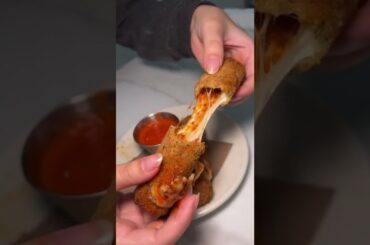 Mozzarella Sticks||Best Italian Food #shorts#italianfood#food#foodvlogs#vlogs#tastyfood