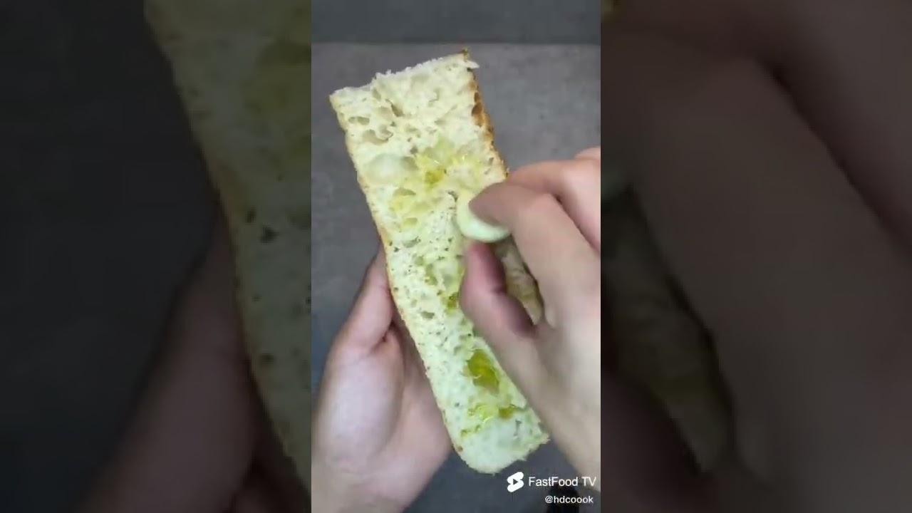 Toast mozza tomate (TikTok) Toast mozza tomate (TikTok)