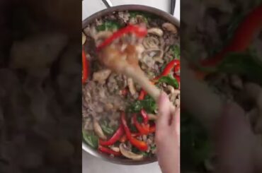 One Pan Italian Sausage Pasta and Peppers - recipe on thelemonbowl.com #pasta #recipe #dinner