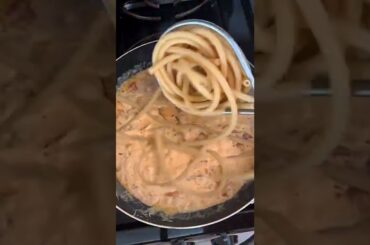 #pasta #italianfood #spagetti #food #cooking #shorts #deliciousfood #tastyfood #streetfood #fyp