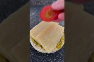 Healthy Italian rice cracker sandwich Recipe by Jalil Cheema #sandwich #shorts #streetfood #viral