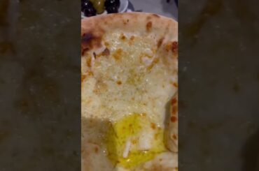 Oily garlic bread with cheese #shorts #garlicbread #cheese #oilyfood #bread #italianfood