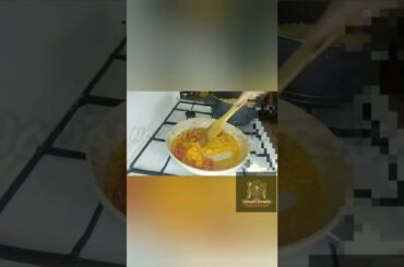 #shorts #pasta #tomato #italiancooking #italy #cookingathome #cooking