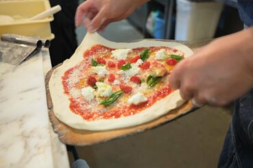 Italian Food - The Best Neapolitan Pizza / Pizza Napoletana / Pizzeria / Japan / Cooking ASMR