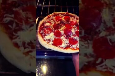 Making pizza!#shorts #preppy #lifestyle #food