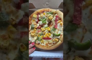 Lapinoz pizza l Farm vila pizza #shorts #youtubeshorts #foodiedarshu #food #shortsvideo #ytshorts