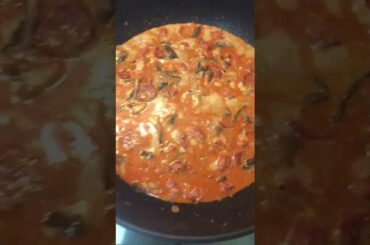 Creamy,Italian Sausage with Mushroom and Fresh Herbs #delicious #spicy italianfood #shorts