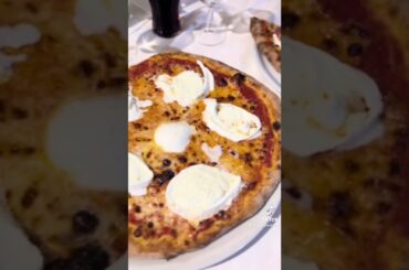 Pizza Napoletana - #pizza #italia #europe #italy #food #italianfood