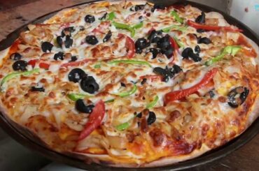 Italian style oven pizza-street food