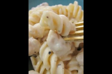 Alfredo chicken pasta || easy Pasta recipe || Italian white sauce pasta|| Reshus kitchen travel vlog