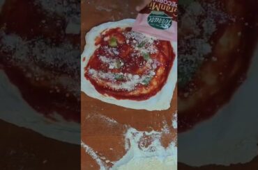 Pizza Napoletana #food #foodie #foodlover #foodporn #pizza #pizzalover #amazing #shorts #shortvideo