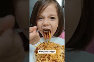 Italian spaghetti meets chinese cook... (and their family)