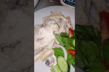 The best Italian Dish Rigatoni Alfredo with mushrooms, and a salad #food #trending #shorts #short