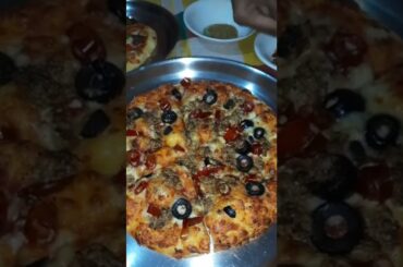 #dominospizza #pizzashorts #foodlovers #foodie #youtubeshorts #shortsfeed #shorts