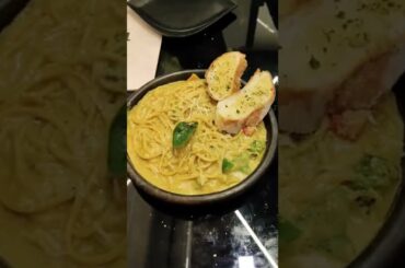 TAZZI Desi Italian restaurant #pizza #spaghettilover #honeychillipotato #tazzi #italianfoodlover