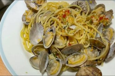 Italian Restaurant | Saizeriya | Creamy Salmon Spinach pizza Vongole pasta | Singapore Food Review