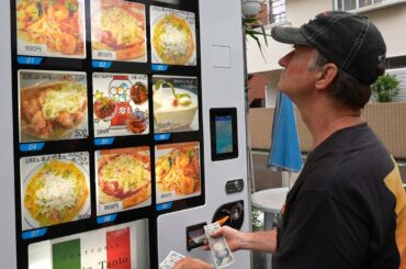 Vending Machines Pizza & Strawberries - Eric Meal Time #686