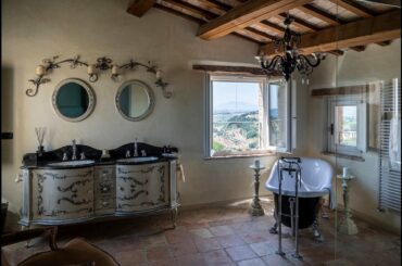 Palazzo Scarsini - Quick Video Tour - Petritoli, Le Marche, Italy