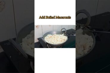 #shorts #whitesaucepasta  #food #pasta #creamy #herbs  #whitesauce #yummyum #yummyyumlatha #italian